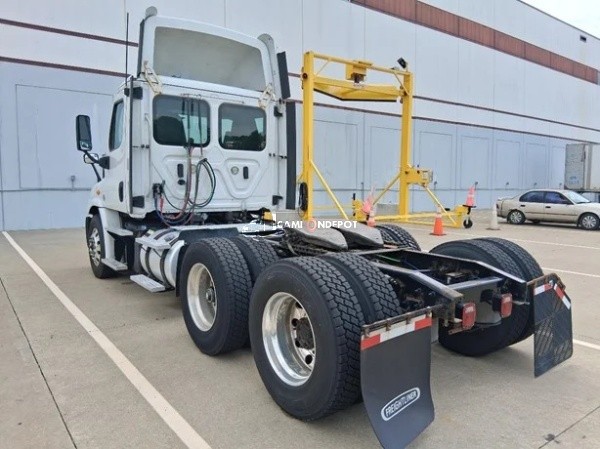 Truck Thumbnail 2