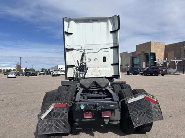 Truck Thumbnail 4