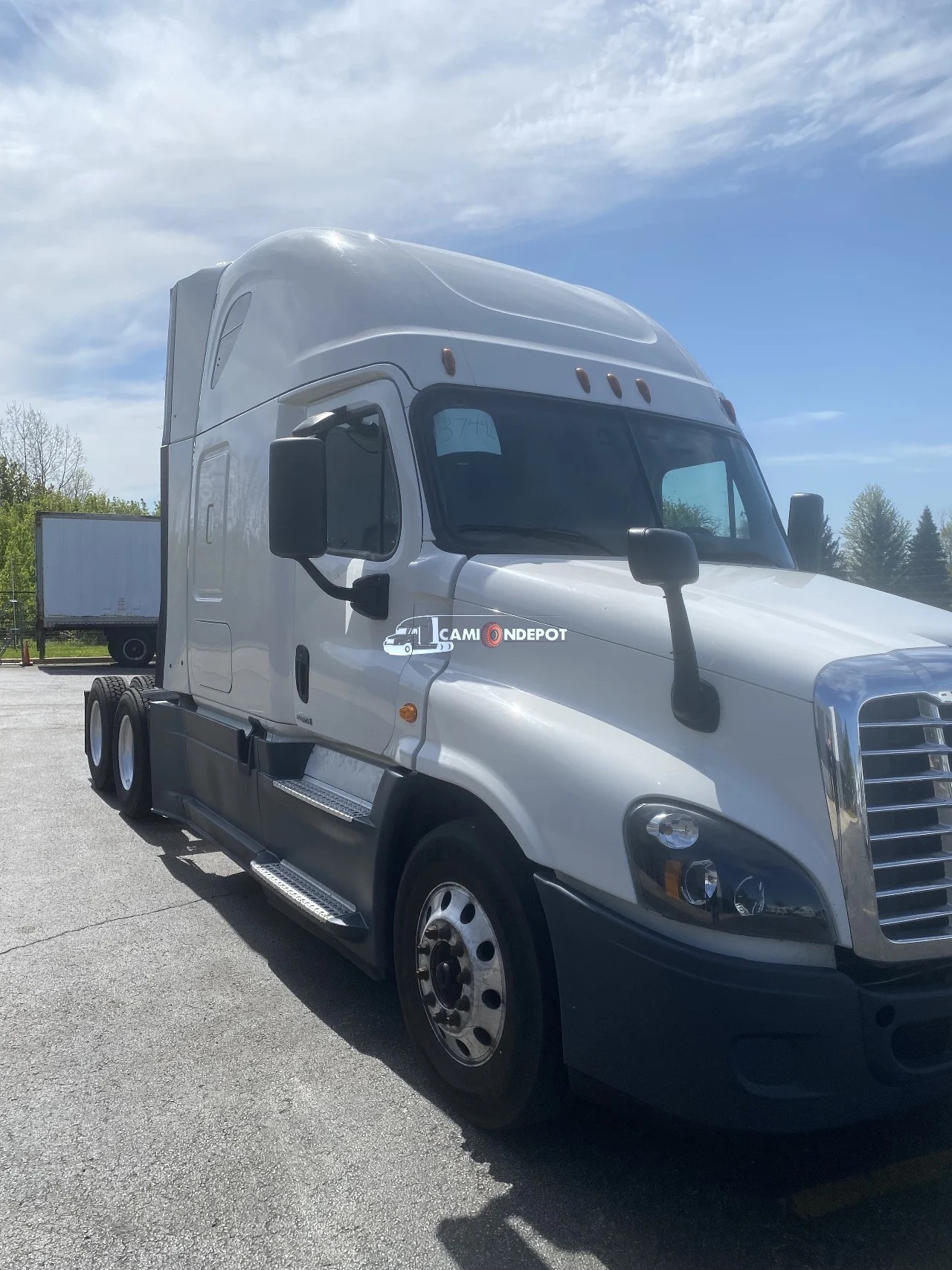 Truck Thumbnail 2