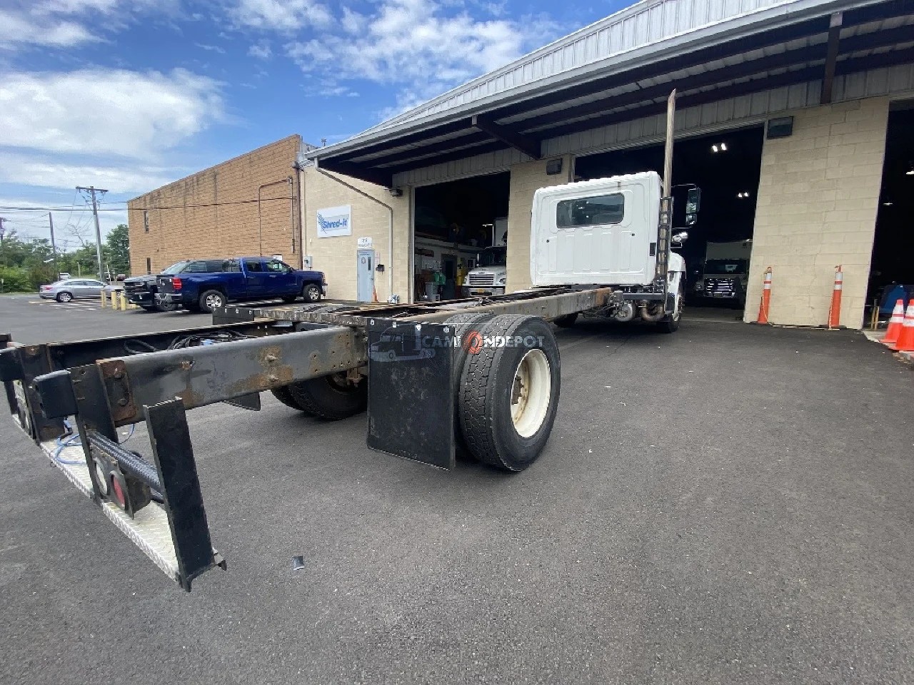 Truck Thumbnail 3