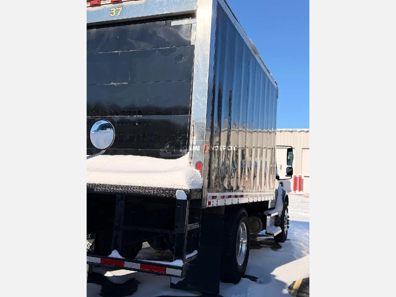 Truck Thumbnail 3