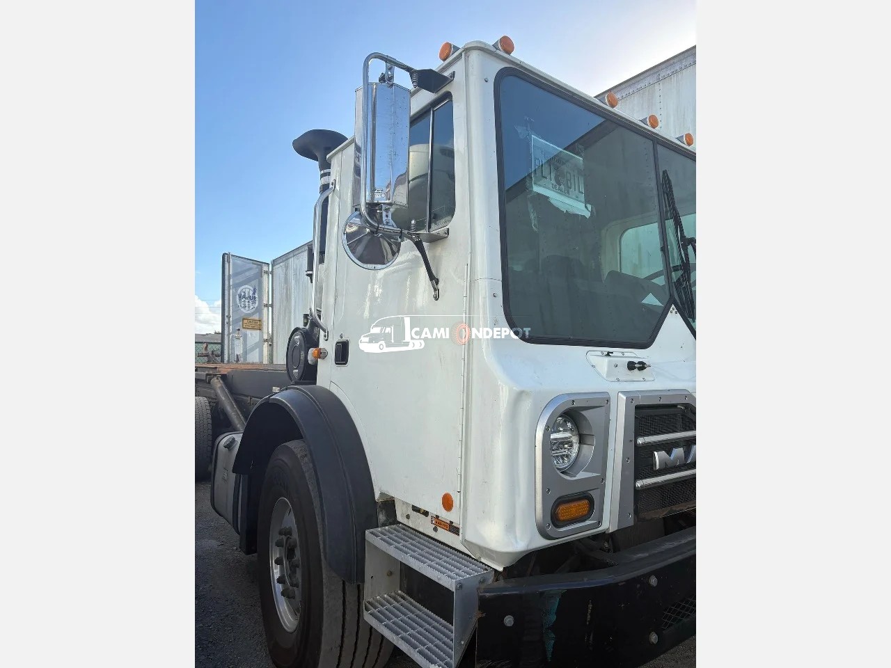 Truck Thumbnail 3