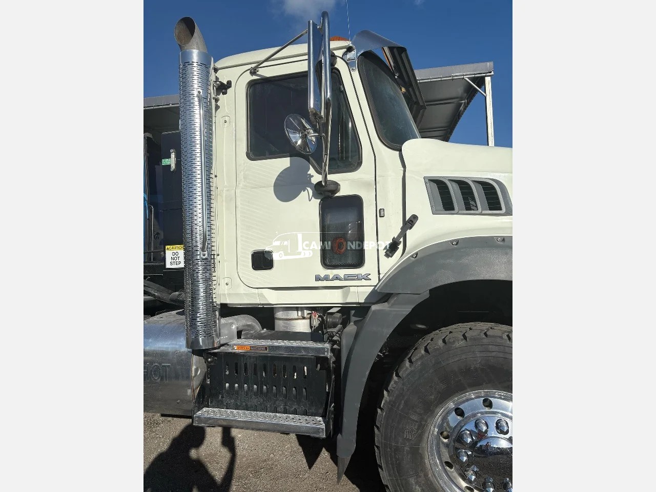 Truck Thumbnail 5