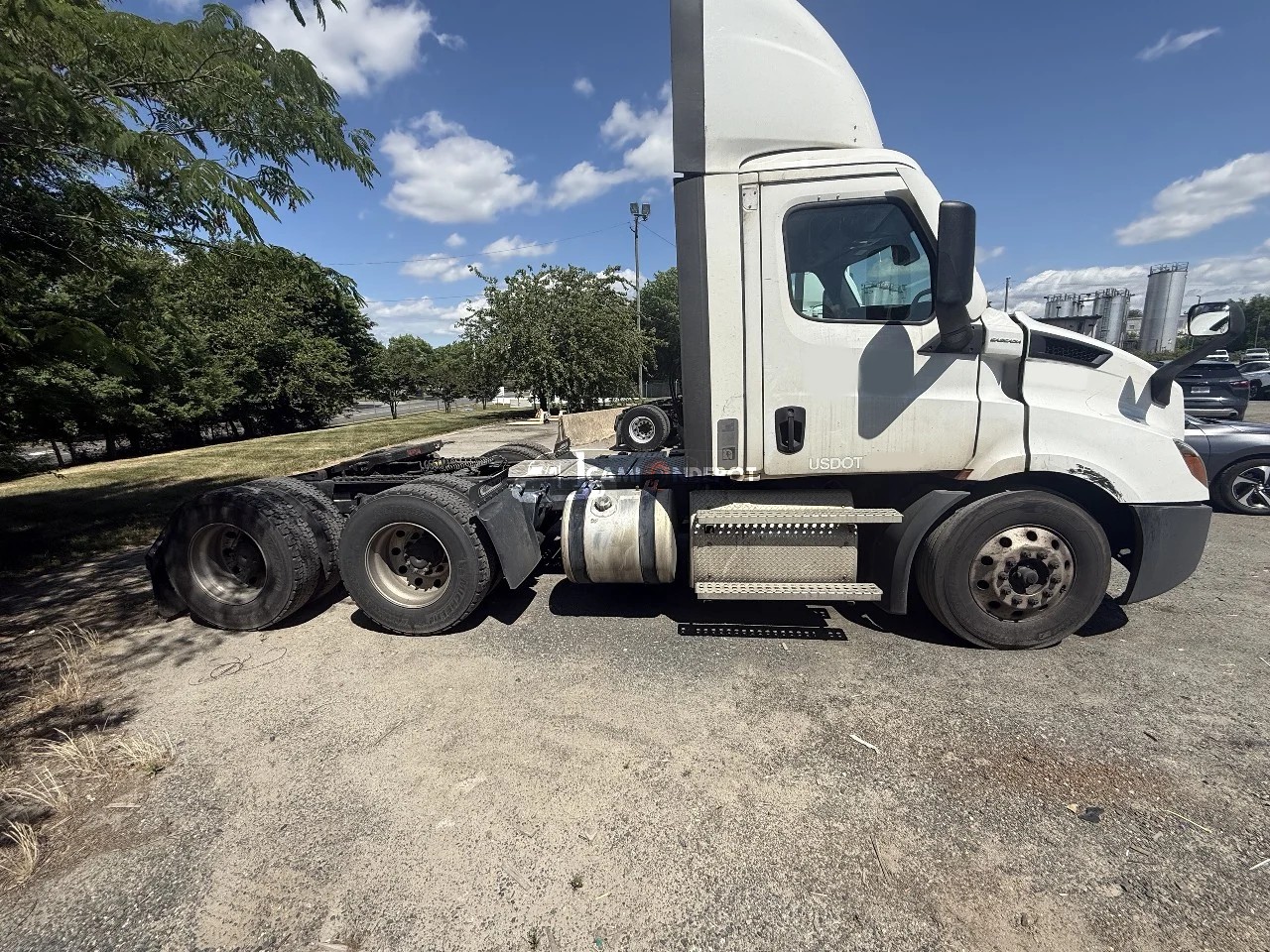 Truck Thumbnail 3