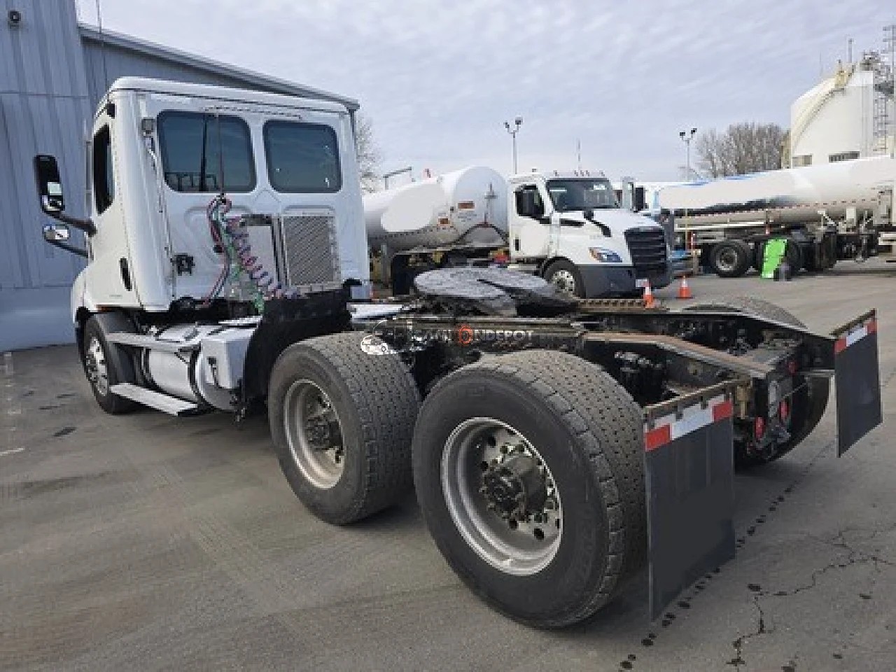 Truck Thumbnail 3