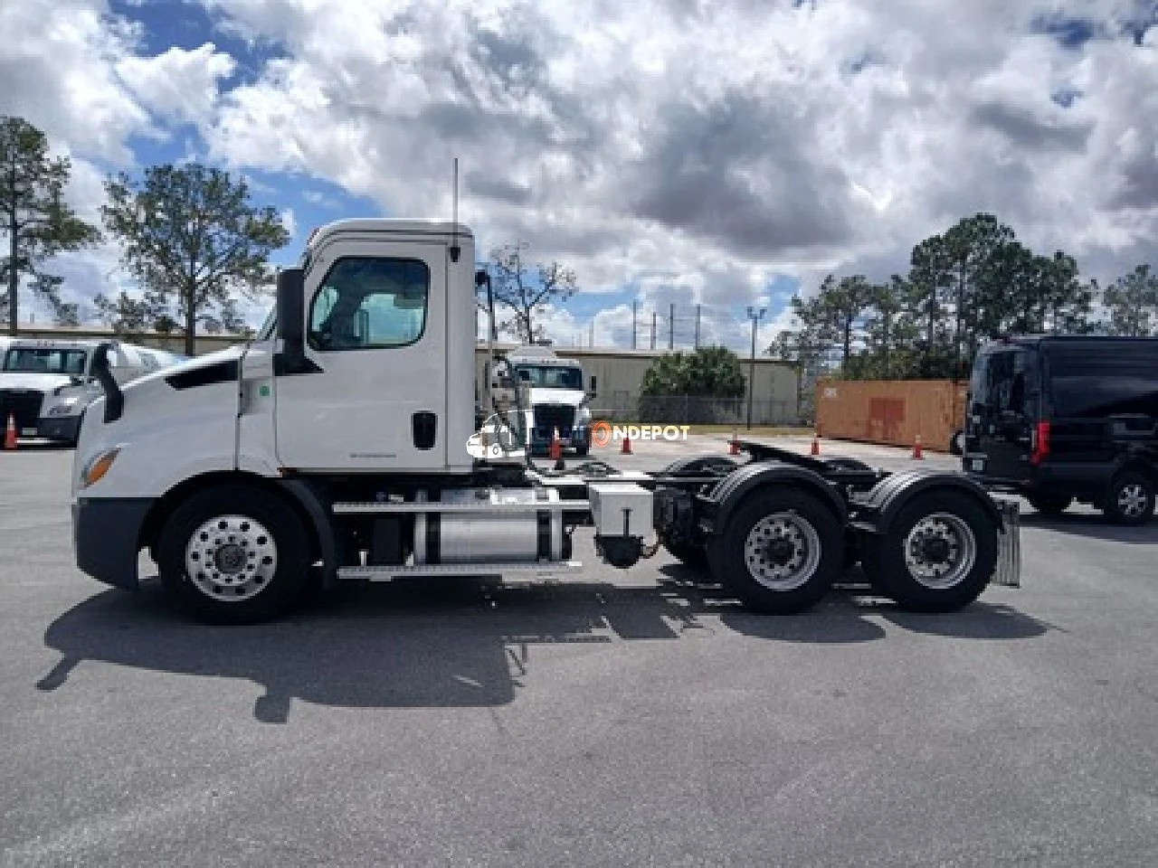 Truck Thumbnail 4