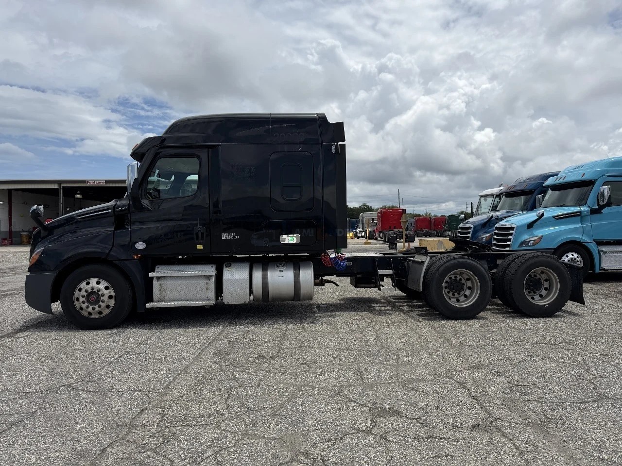 Truck Thumbnail 3
