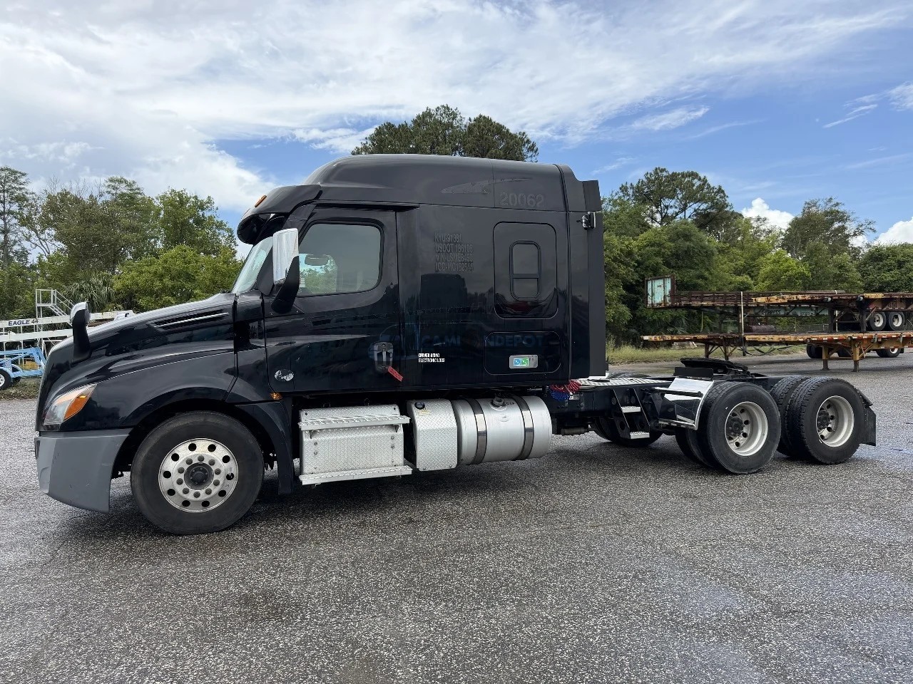 Truck Thumbnail 2