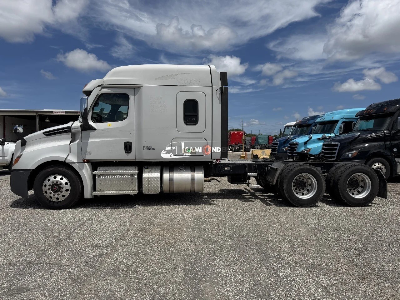 Truck Thumbnail 3