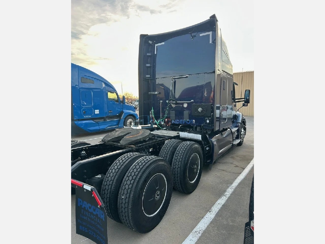 Truck Thumbnail 4