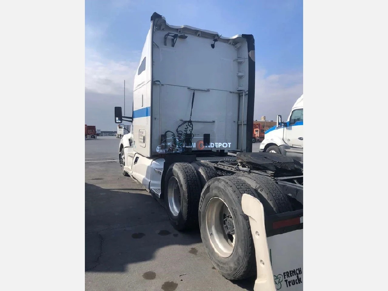 Truck Thumbnail 2