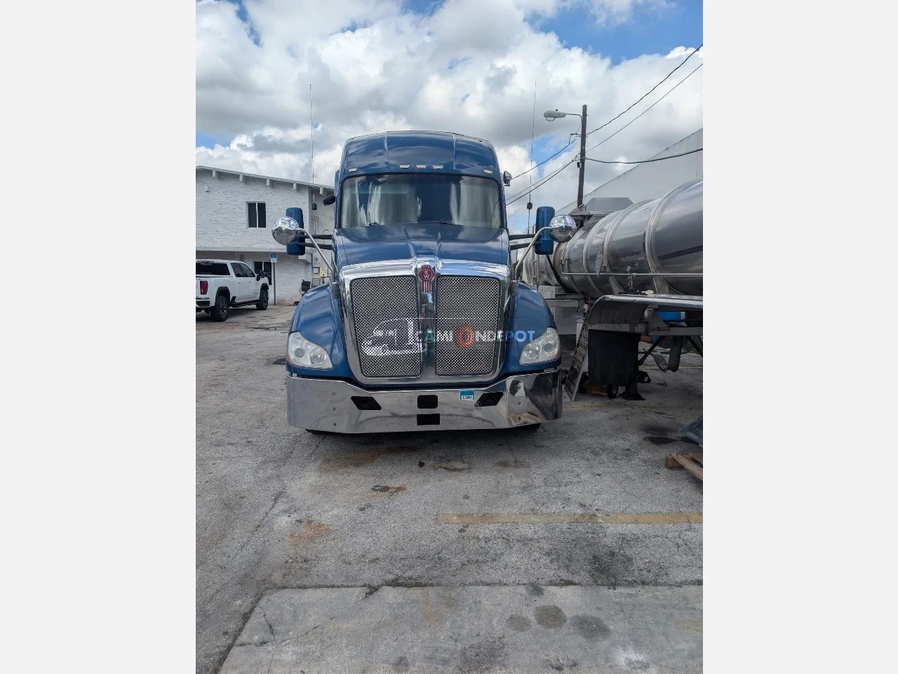 Truck Thumbnail 2