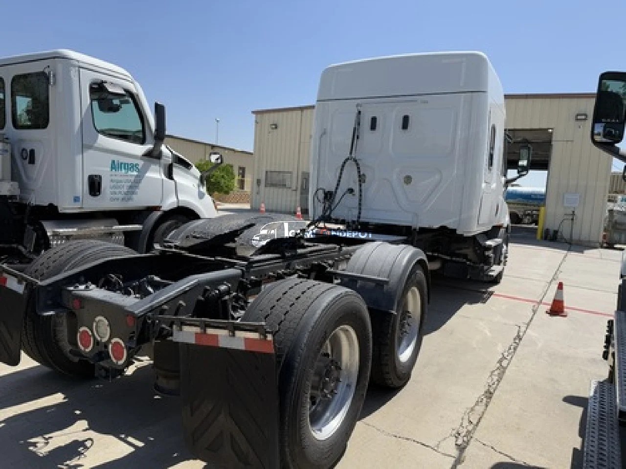 Truck Thumbnail 2