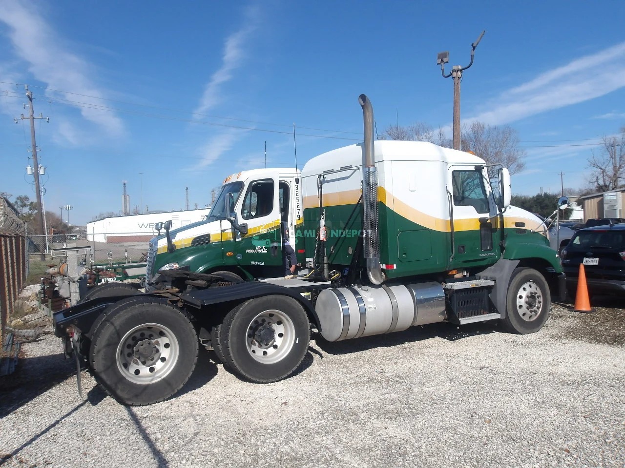 Truck Thumbnail 3