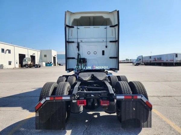 Truck Thumbnail 3