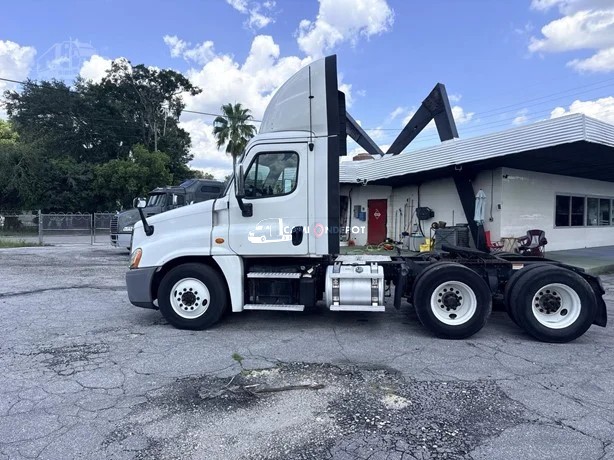 Truck Thumbnail 2
