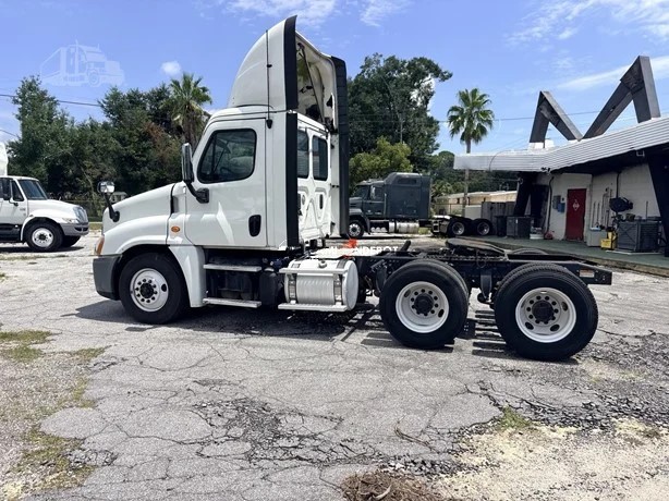 Truck Thumbnail 2