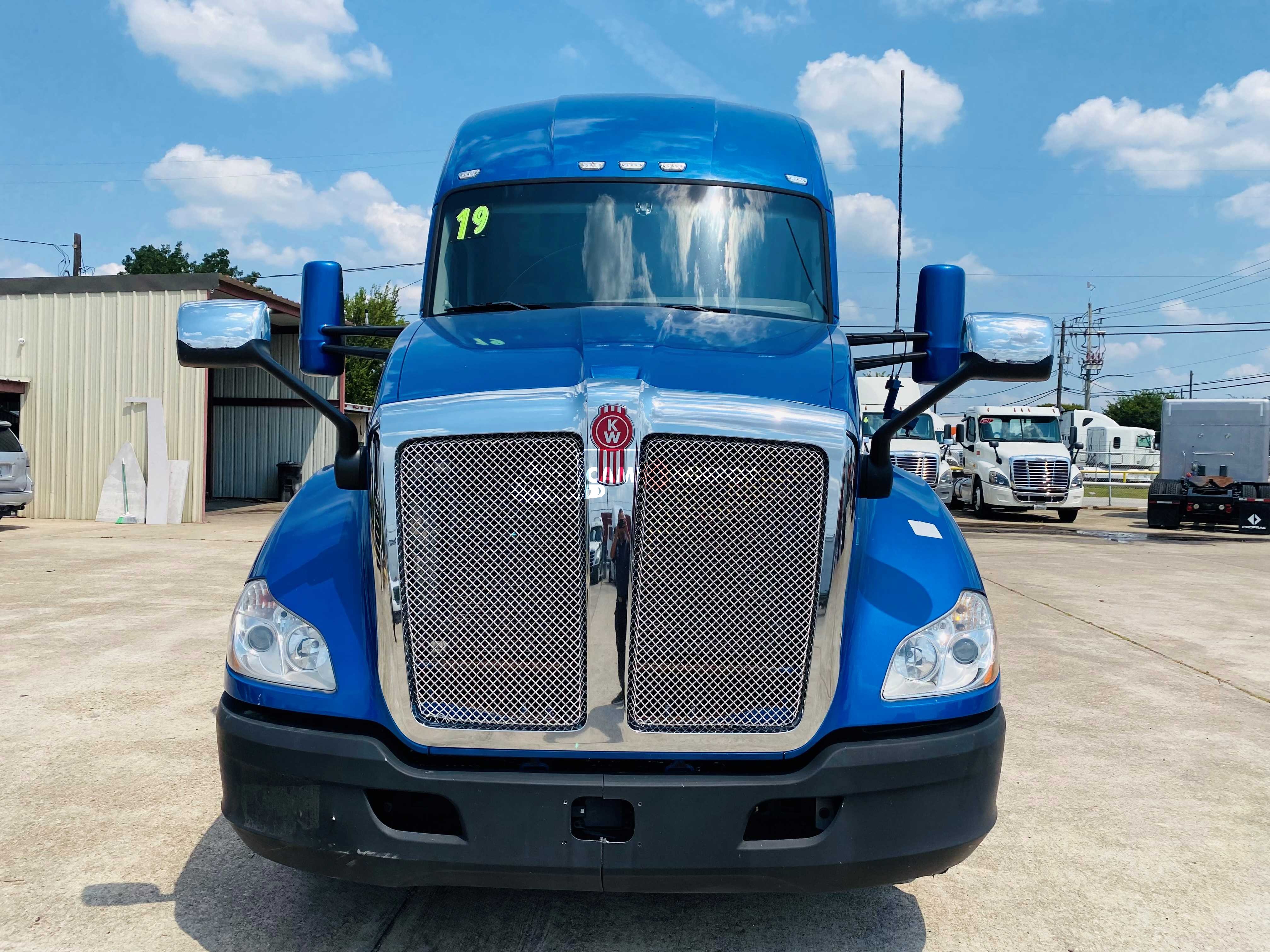 Truck Thumbnail 3